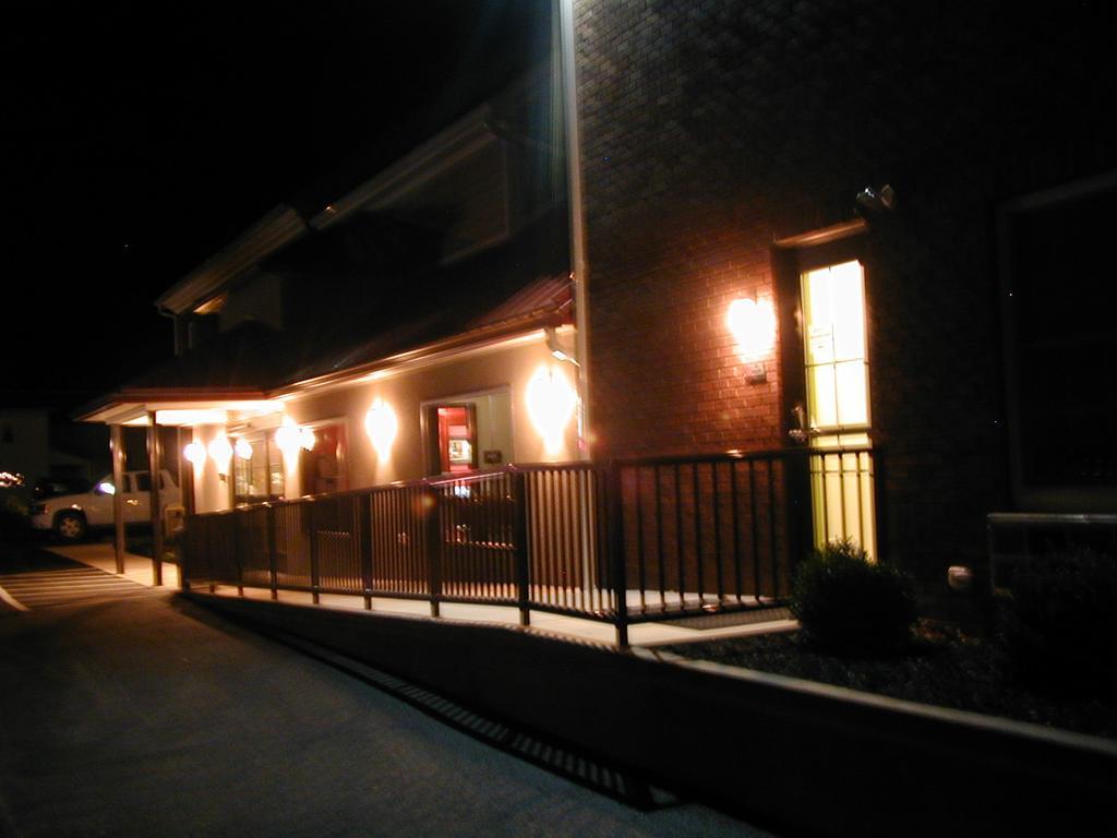 Hotel Dushore Экстерьер фото